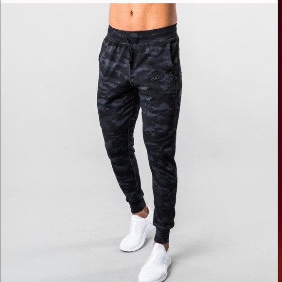 alphalete black camo joggers